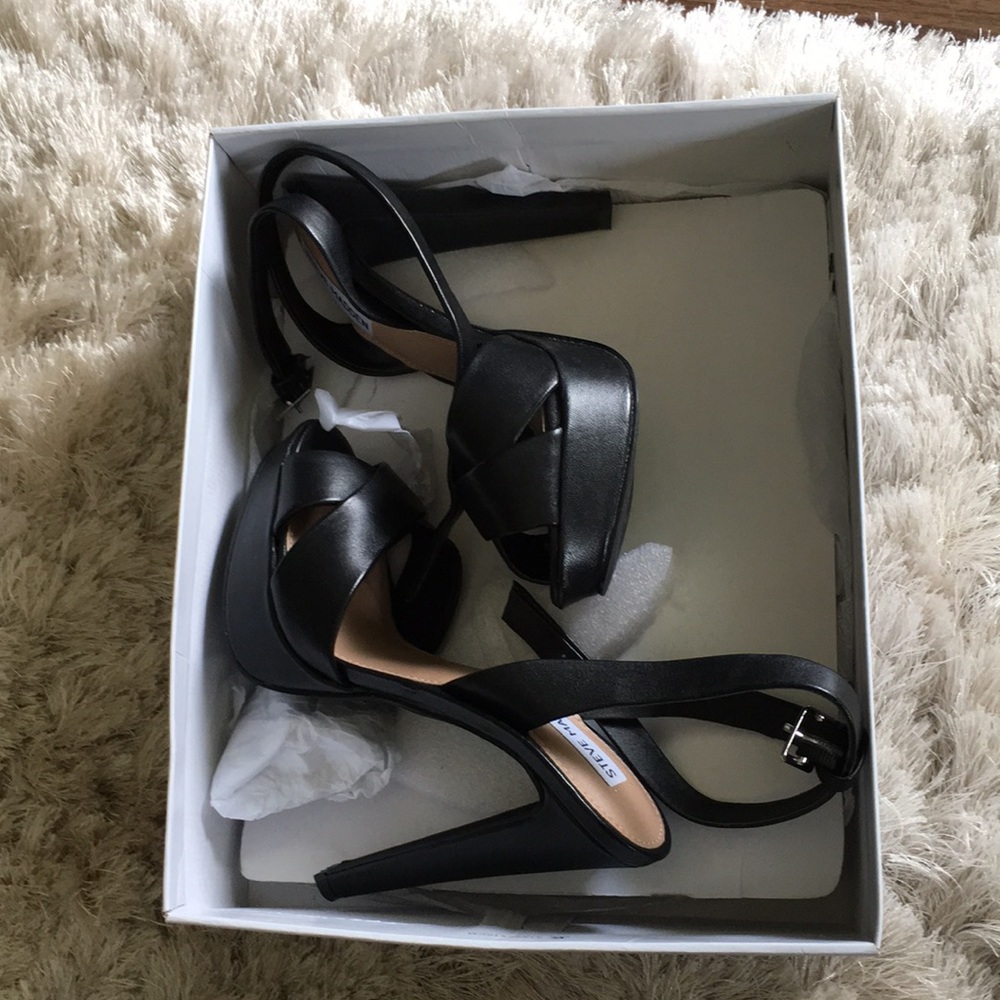 New Steve Madden Andrea size 8 black heels